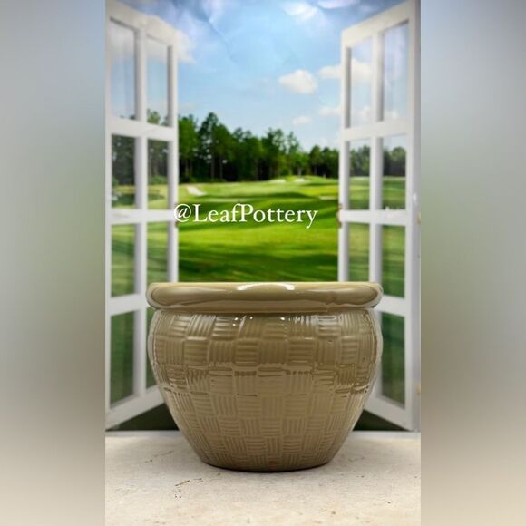 Olive Rattan Clay/Ceramic Planter Pot with drainage hole - Picture 1 of 9